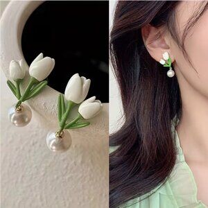 🍏50% OFF/3+...Pretty White Tulip Flower Stud Earrings
